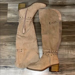 Francescas boots size 9